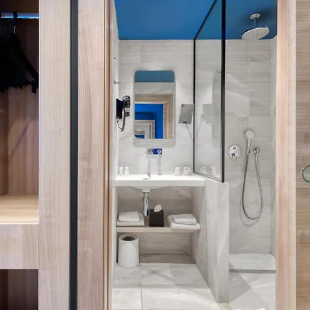 Отель Kyriad Lyon Ouest
