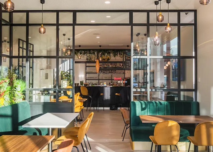 Kyriad Lyon Ouest Hotel 3*