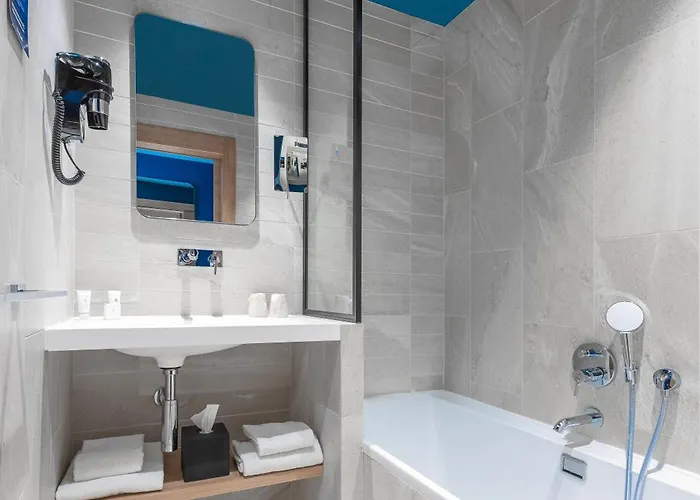 Hotel Kyriad Lyon Ouest 3*
