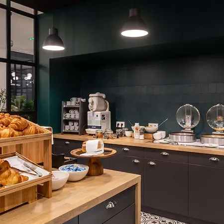 Hotel Kyriad Lyon Ouest 3*