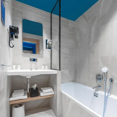 Hotel Kyriad Lyon Ouest 3*