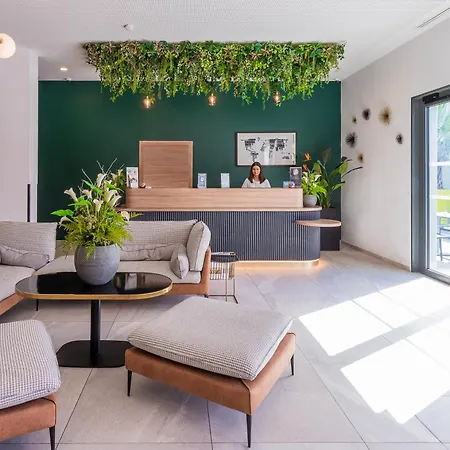 Kyriad Lyon Ouest Hotel 3*