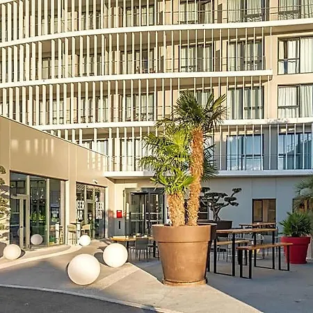 Kyriad Lyon Ouest Hotel 3*