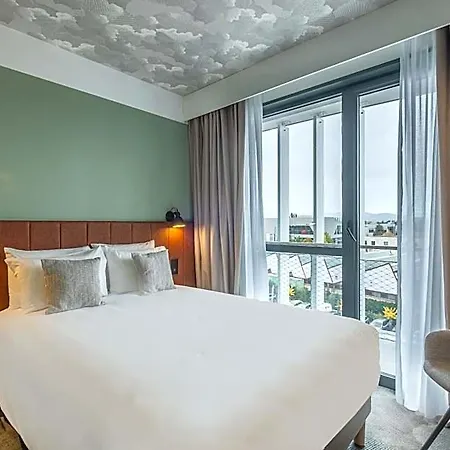 Kyriad Lyon Ouest 3*