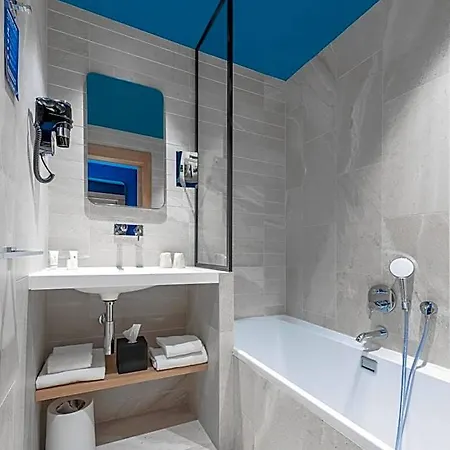 Hotel Kyriad Lyon Ouest 3*